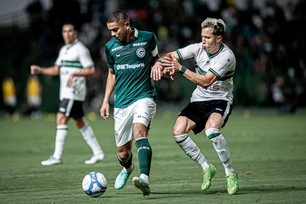 Goiás sofre 1º gol na Serrinha, na Série B, e empata com Coritiba
