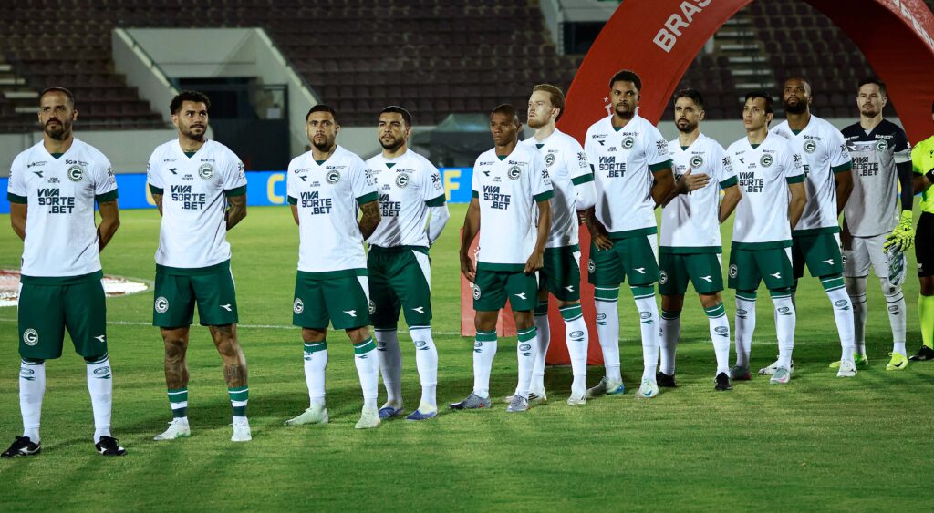 Depois de 27 rodadas no G4, Goiás perde fôlego na disputa pelo acesso em momento decisivo da Série B
