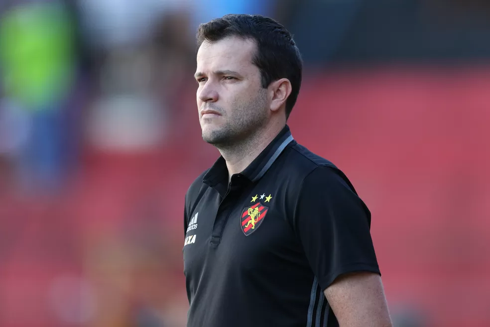 Goiás anuncia oficialmente Daniel Paulista como novo técnico para 2026