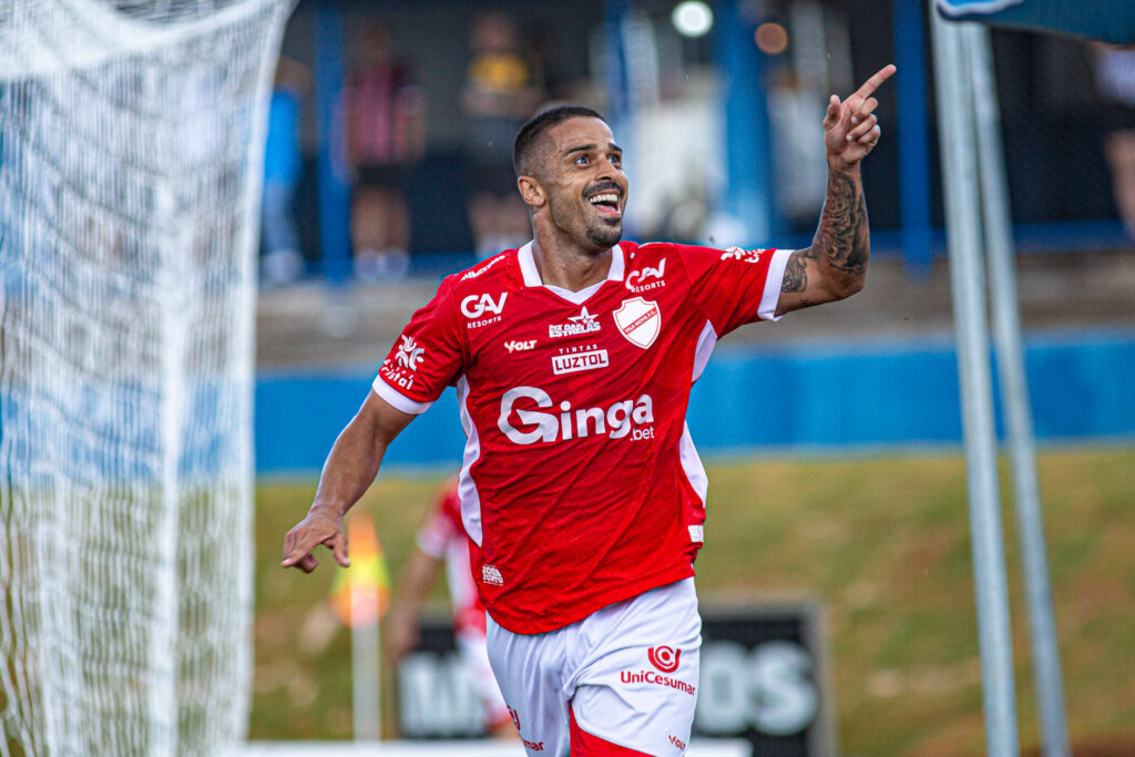 Foto: Beto Corrêa / Dellatorre comemorando um dos gols contra o Anápolis