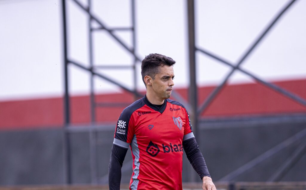 Matheus Ribeiro disputou 14 partidas pelo Atlético-GO na atual temporada. Foto: Divulgação/ACG