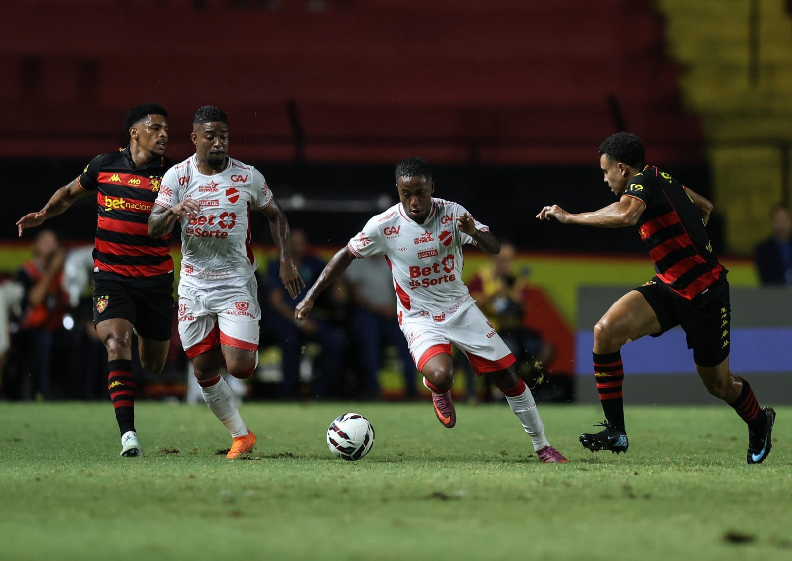 Vila Nova sai na frente, mas cede empate ao Sport com um a mais até os ...